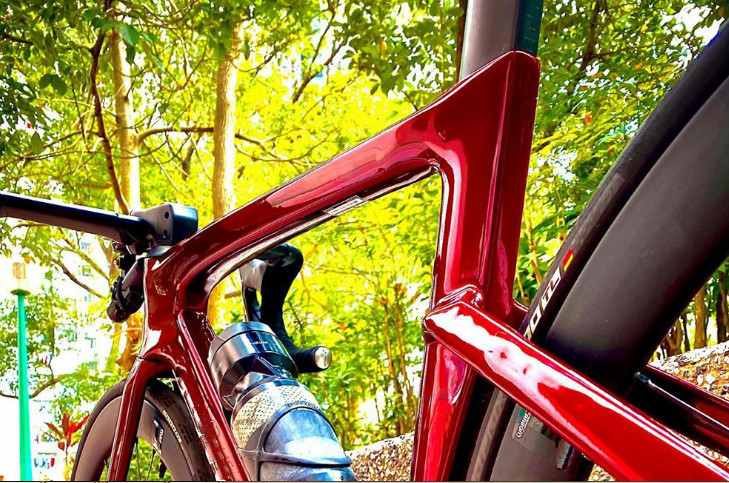 

Customized new road bike carbon frame with handlebar stem carbon bicycle disc brake thru axle 100*12mm 142*12mm can DPD XDB ship, Black
