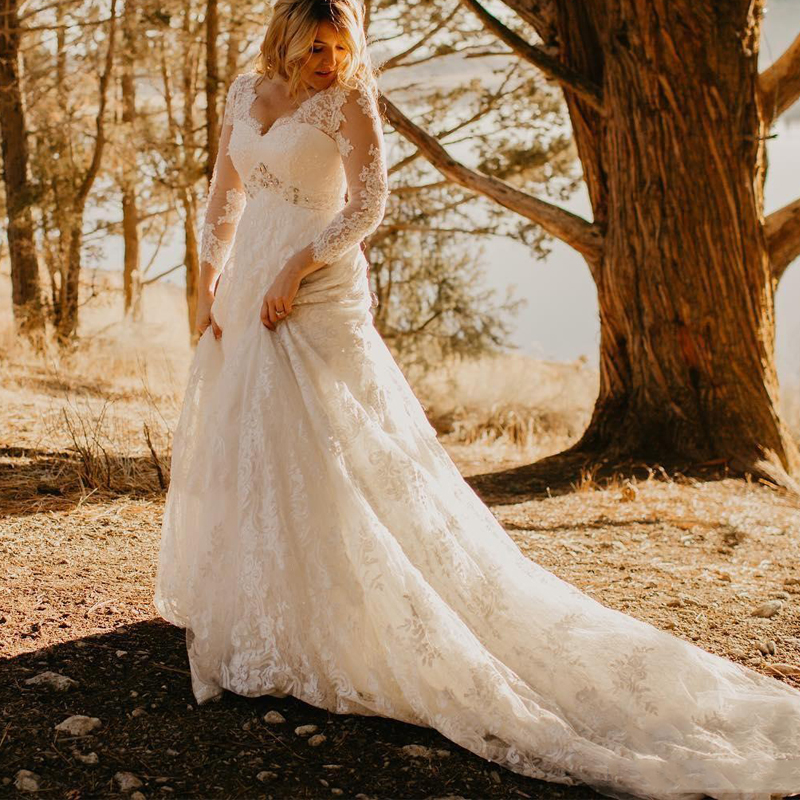 

Romantic Lace Applique A Line Wedding Dresses V Neck Bridal Party Gown Robes De Mariee Long Sleeve Wedding Gowns, White