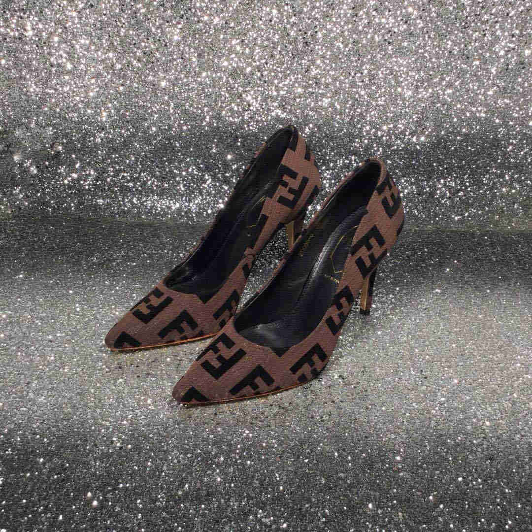 salto 9 cm é muito alto