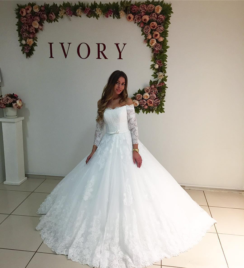 

Custom Made Long Sleeves Lace Wedding Dresses with Bow Sash Off Shoulder Court Train Lace Up Back Appliqued A Line Wedding Bridal Gowns, White