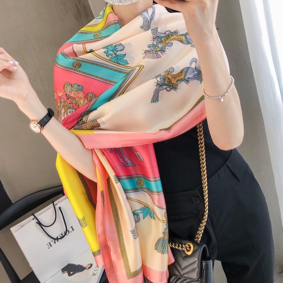 

2020 summer new sunscreen scarf ladies luxury high quality printed silk shawl scarf high-grade silk mulberry silk 180 * 90com beach shawl sc