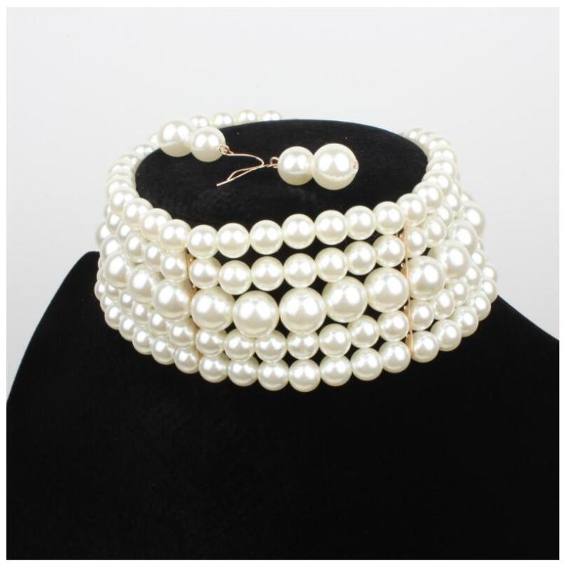 

Fashion Multilayer White Pearl Choker with Metal Slice Fixation Wide Bib Necklace Jewelry Charm Women Party Wedding Necklace