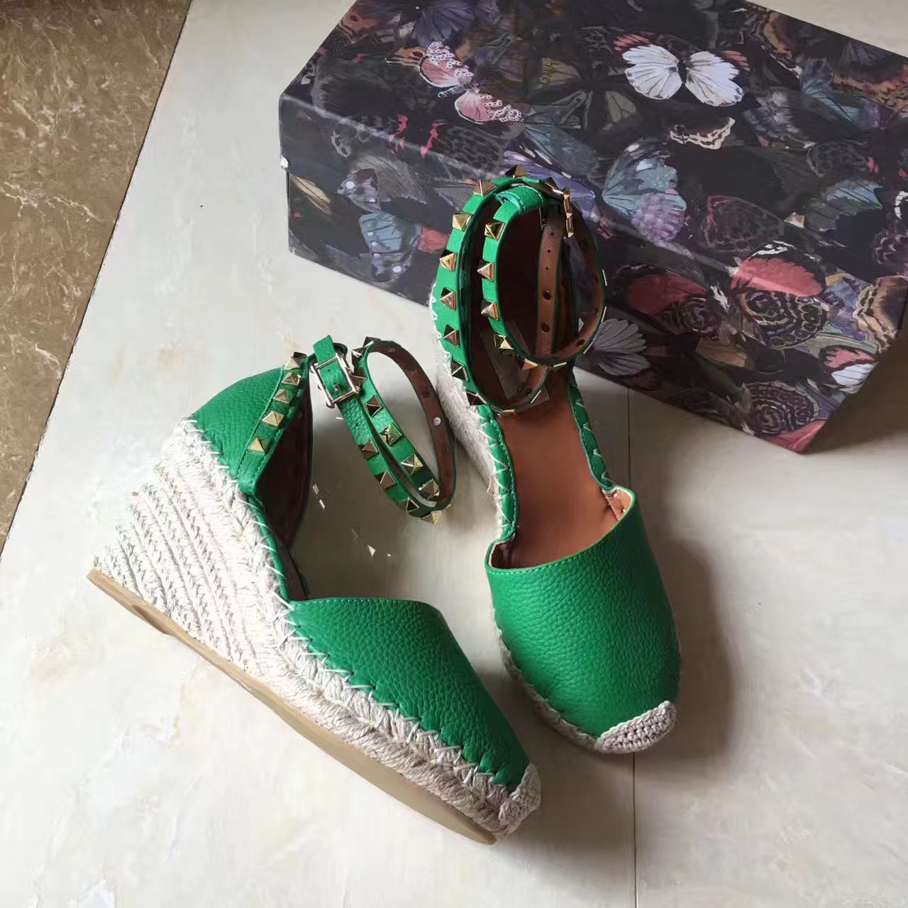 

European big name luxury goods, new style women's shoes,flat high heel shoes, sandals, formal shoes, genuine leather, rivet 8cm heel, Green