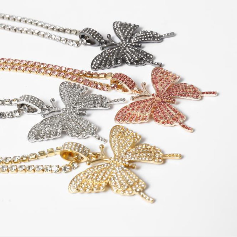 

Lateefah Big Butterfly Pendant Necklace Lady 2020 Fashion Temperament Single Layer Claw Chain Crystal Necklace Gift