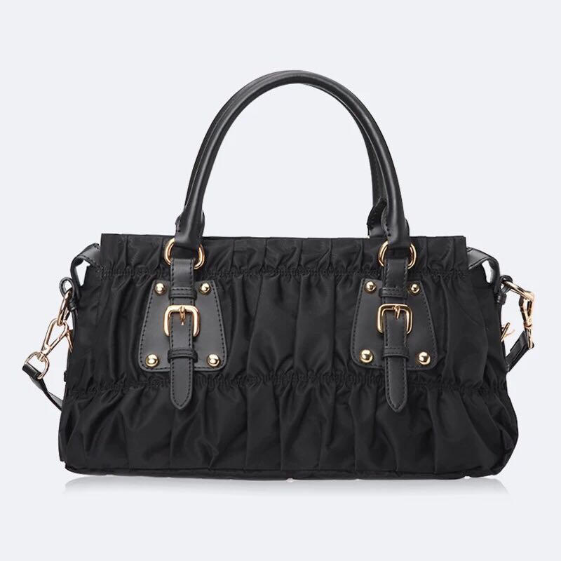 

Wholesale fashion classic female messenger bag nylon oxford tarpaulin bag European and American fold handbag one shoulder diagonal bag, Black
