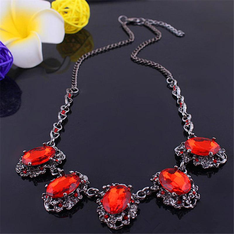 

Chains Vintage Women Choker Necklace Big Crystal Red Green Stone Jewelry Silver Chain Boho Statement Pendant Necklaces Gifts