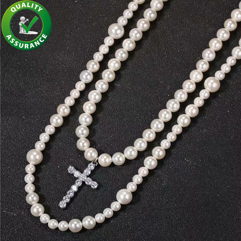 

Luxury Designer Jewelry Women Necklace Iced Out Pendant Cross Necklaces Hip Hop Charms Rapper Fashion Statement Accessories Men Pearl Chain