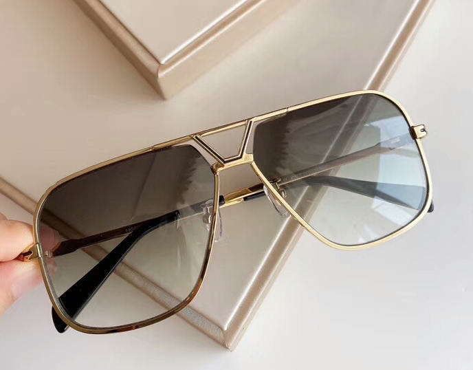 

LEGENDS 725 Gold/Green Shaded Square Sunglasses Sun glasses Fashion Deisgner Sunglasses New with original case, White;black