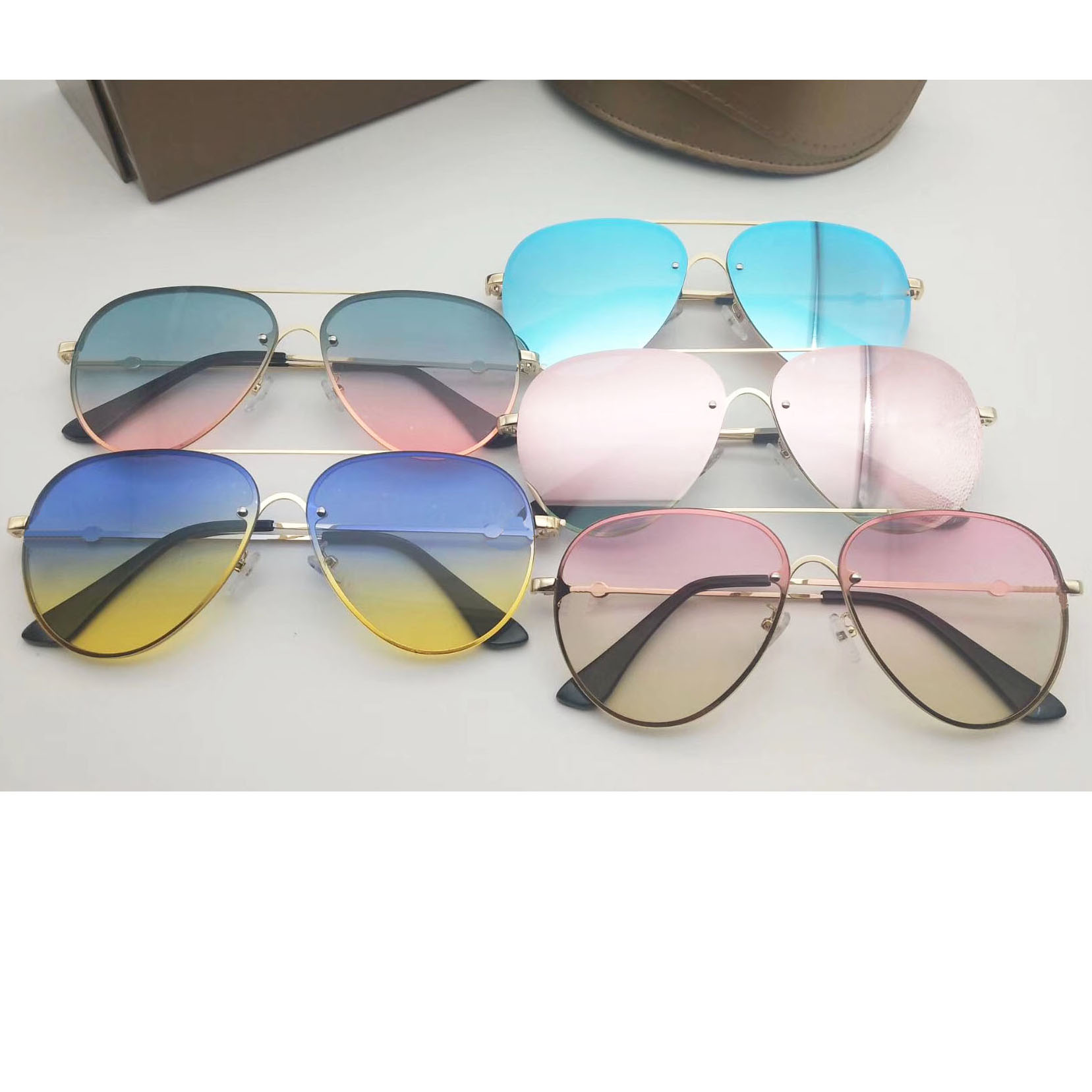 

Classic Fashion Sunglasses for Women and Men Sun Glasses 100% UV Protection Eyewear 5 Colors Nice Face Goggles