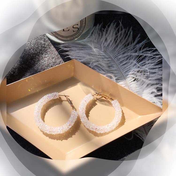 

Wholesale-New Design Fashion Charm Austrian Crystal Hoop Earrings Geometric Round Shiny Rhinestone Big Earring Jewelry Women