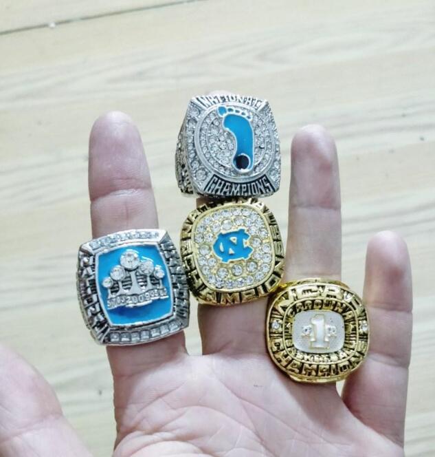 

4PCS 1982 2005 2009 2017 North Carolina Tar Heels Championship Ring with Wooden Display Box Case Men Fan Gift 2019 wholesale Drop Shipping