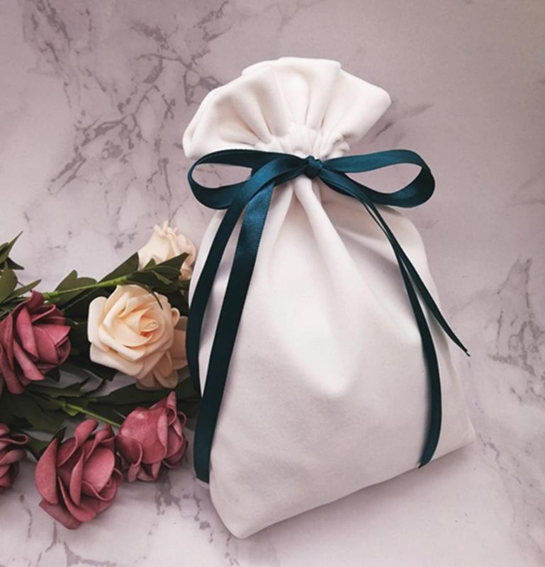 

Ivory Pink Black Drawstring Bags Wedding Candy Boxes With Ribbon Decor Velvet sugar gift bag baby shower boxes for party favors