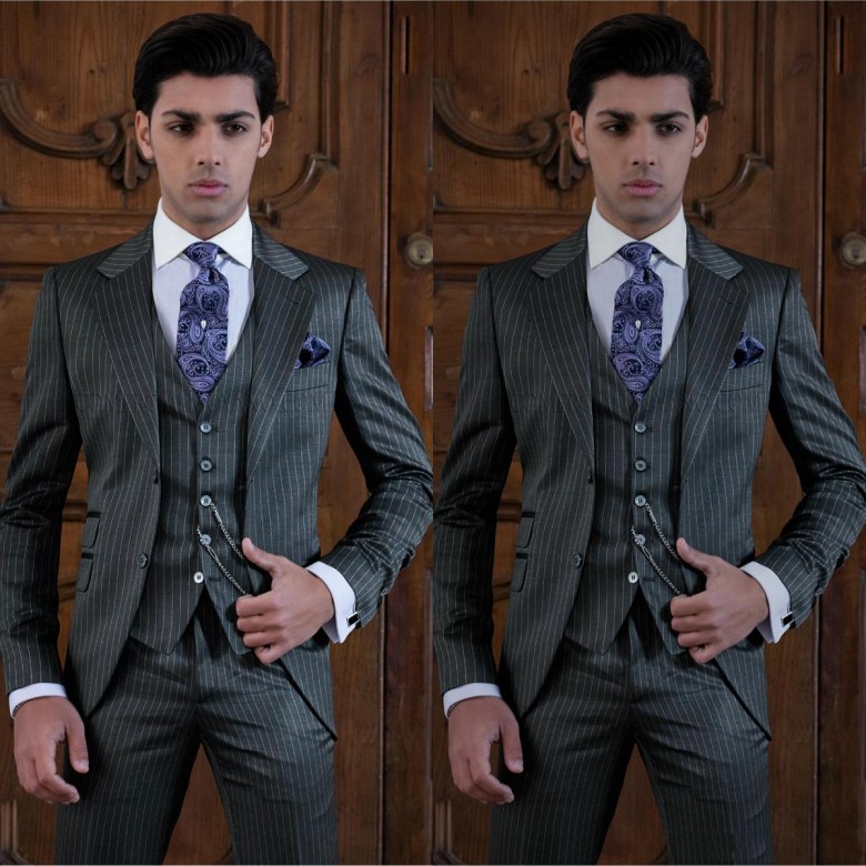 

Classic Notch Lapel Wedding Tuxedos Slim Fit Suits For Men Groomsmen Suit Three Pieces Cheap Prom Formal Suits (Jacket+Pants+Vest+Tie) 556, Same as image