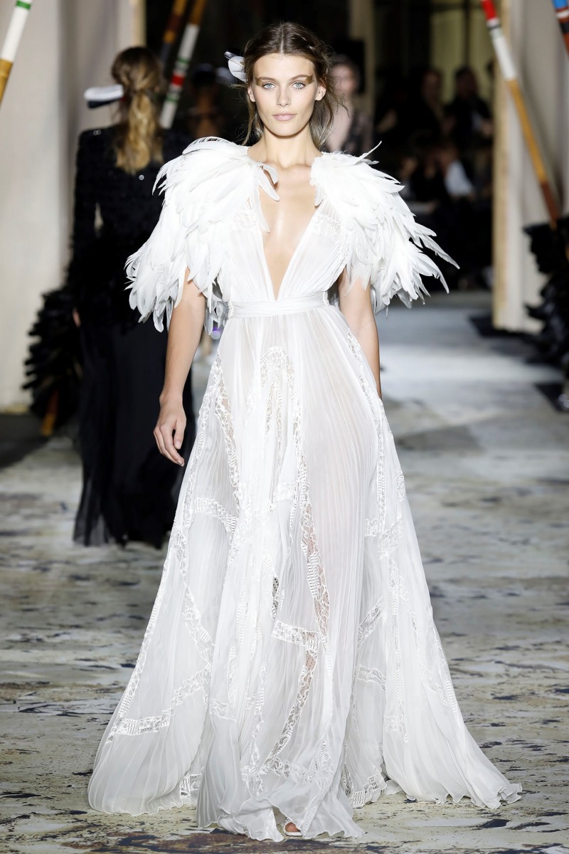 

A Line Prom Dresses Deep V Neck Short Sleeve Appliques Feathers Tulle Party Gowns Sweep Train Evening Dress, Blue