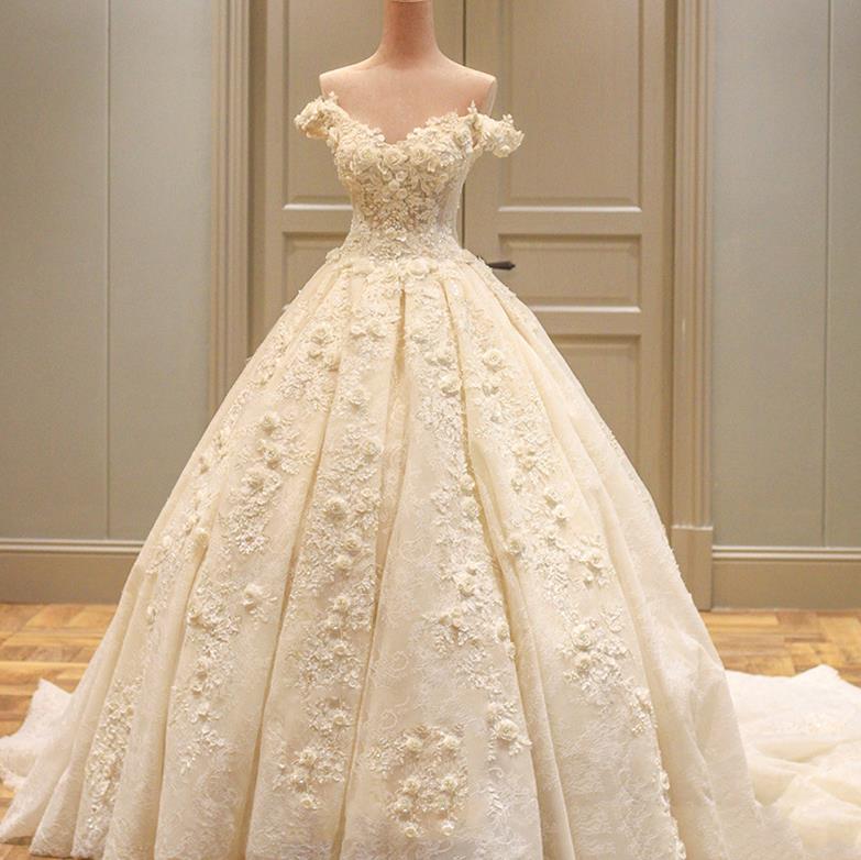 

Vintage Off The Shoulder Lace Wedding Dresses 3D-Floral Appliques Pearls Lace-up Back Cheap Bridal Wedding Ball Gowns vestidos de novia, Ivory