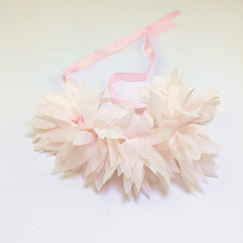 

Camilu Fashion Hand Flower Bride Bridesmaid Sister Wrist Flower White Activity Hand