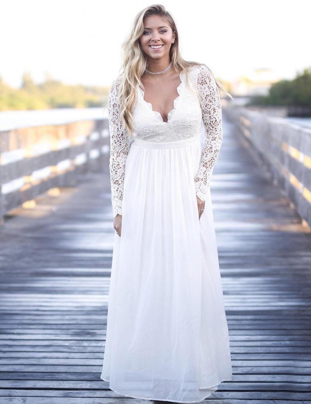 Plus Size Wedding Dresses V-Neck A-Line Floor Length With Long Sleeves Beach Boho Country Backless Bridal Wedding Gowns