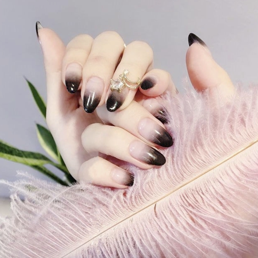 

Gradual black pure color with star and moon pendant 3d fake nails Japanese New bride false nails 24pcs lady full nail tips, As pic