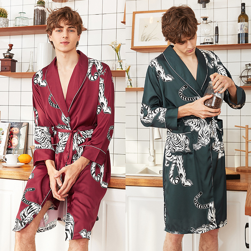 

Men's Long-sleeved Satin Silk Nightgown Breathable Pajamas Spring Printed Robe V-neck Bathrobes Male Home Clothing Sleepwear, Green