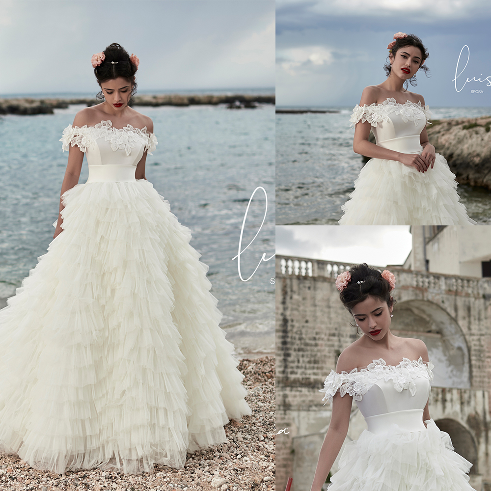 

2020 Bohemian Bridal Dresses Off Shoulder Appliqued Sleeveless Wedding Dress Open Back Cascading Ruffles Sweep Train Tiers Robes De Mariée, Brown