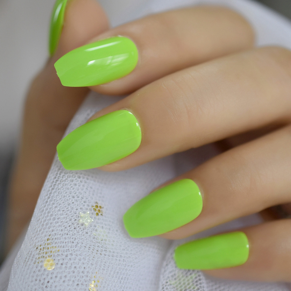 

Fashion Solid Color Apple Green Color Ballerina Coffin UV False Nails Flat Hand Finger Fake Nails Press on Summer Wear Nail Art, Beige