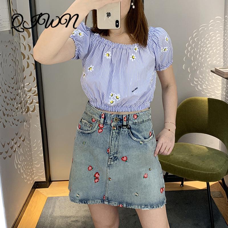 

2020 Summer Fashion Puff Sleeve Embroidery Daisy Blue Striped Short Sleeve Blouse Brand Design Word Collar Sexy Tops Clothes, As pic