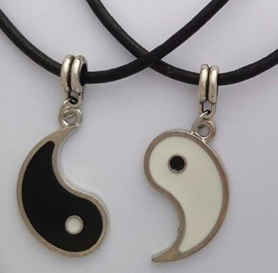

1PCS Fashion Vintage Silver Yin Yang Leather Necklaces 2 Pendants Best Friend Lovers YING YANG Necklace Set couple Holiday Gifts