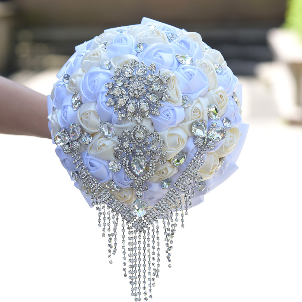 

2019 New Design Handmade Rose Flowers Bridal Bouquets Bridesmaids Handholds Customized Bouquet Manual Holding Bling Bling Crystal Brooch