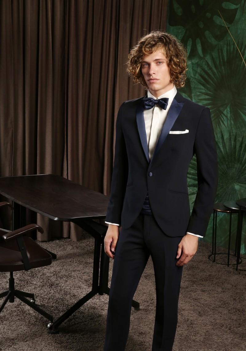 

Cheap And Fine One Button Groomsmen Peak Lapel Groom Tuxedos Men Suits Wedding/Prom/Dinner Best Man Blazer(Jacket+Pants+Tie) A266, Same as image