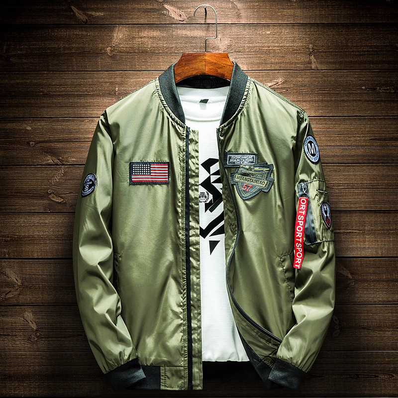 

Men Fashion American Flag Patch Designs Pilot Jacket Ribbons Zipper Pocket Baseball Uniform Male Coat Army Green Bomber Jacket