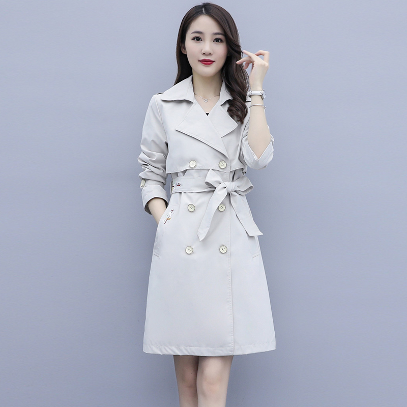 

Double Breasted Straight Trench Coat For Women Fashion Temperament Belt Embroidered Jackets Spring 2020 New Trench Coat Women, Beige