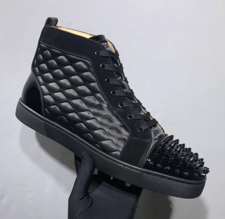 

2019 Designer fashion Red Bottoms shoes Studded Spikes Flat sneakers For Men Women glitter Party Lovers Genuine Leather casual rivet Sneaker, Colour 1