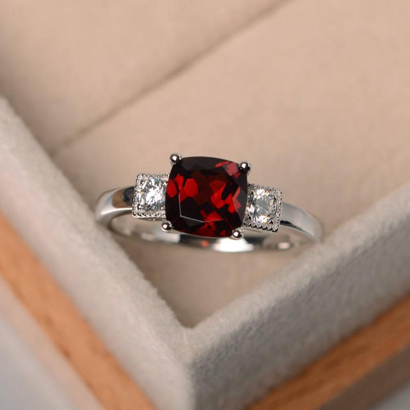 

Cluster Rings European And American Simple Classic Exquisite S925 Sterling Silver Drop Ring Ruby Diamond Ladies Jewelry