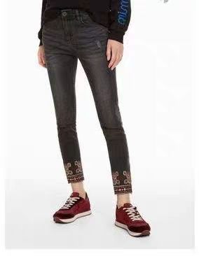

Spanish D washed leg heavy duty embroidery elastic jeans