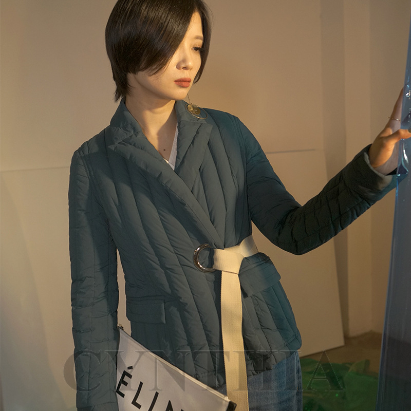 

CYNTHIA Original Designer 2019 winter new women' short down jacket thin Mock Neck fitted coat women, Navy blue