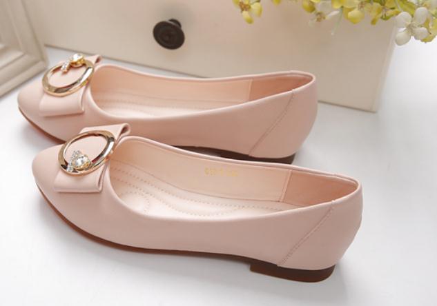 

2019 Women's shoes in Spring and Autumn with New style flat bottom round head bowknot water drill@2710, Beige