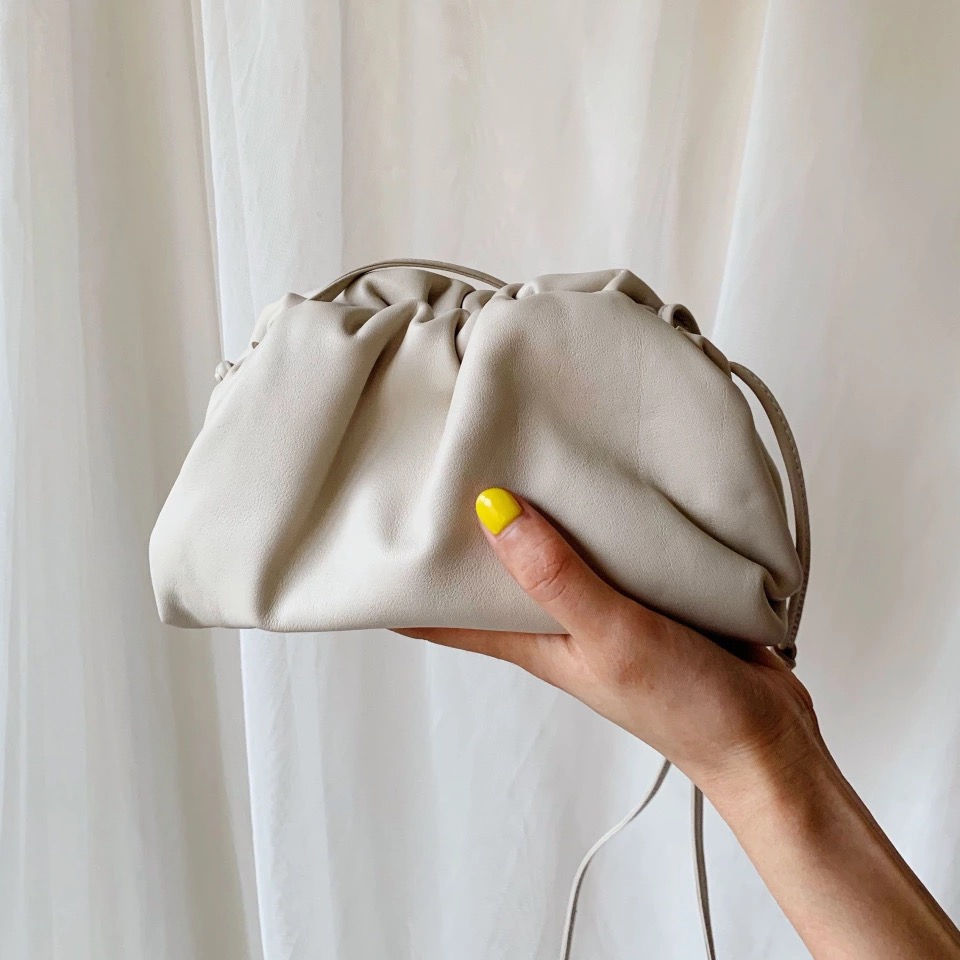 

The Pouch Leather Envelope Bag Luxury Shoulder Bags Women Designer Voluminous Round Shape Purses and Handbags Dumpling Clutches, White small