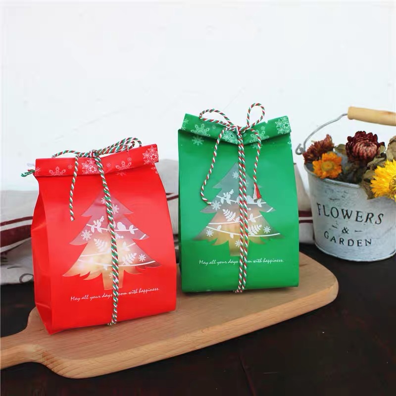 

10pcs Red Green Christmas Tree Plastic Bag Snowflake Cookie Candy Bags Merry Christmas Party Kids Gift Bags Xmas Supplies