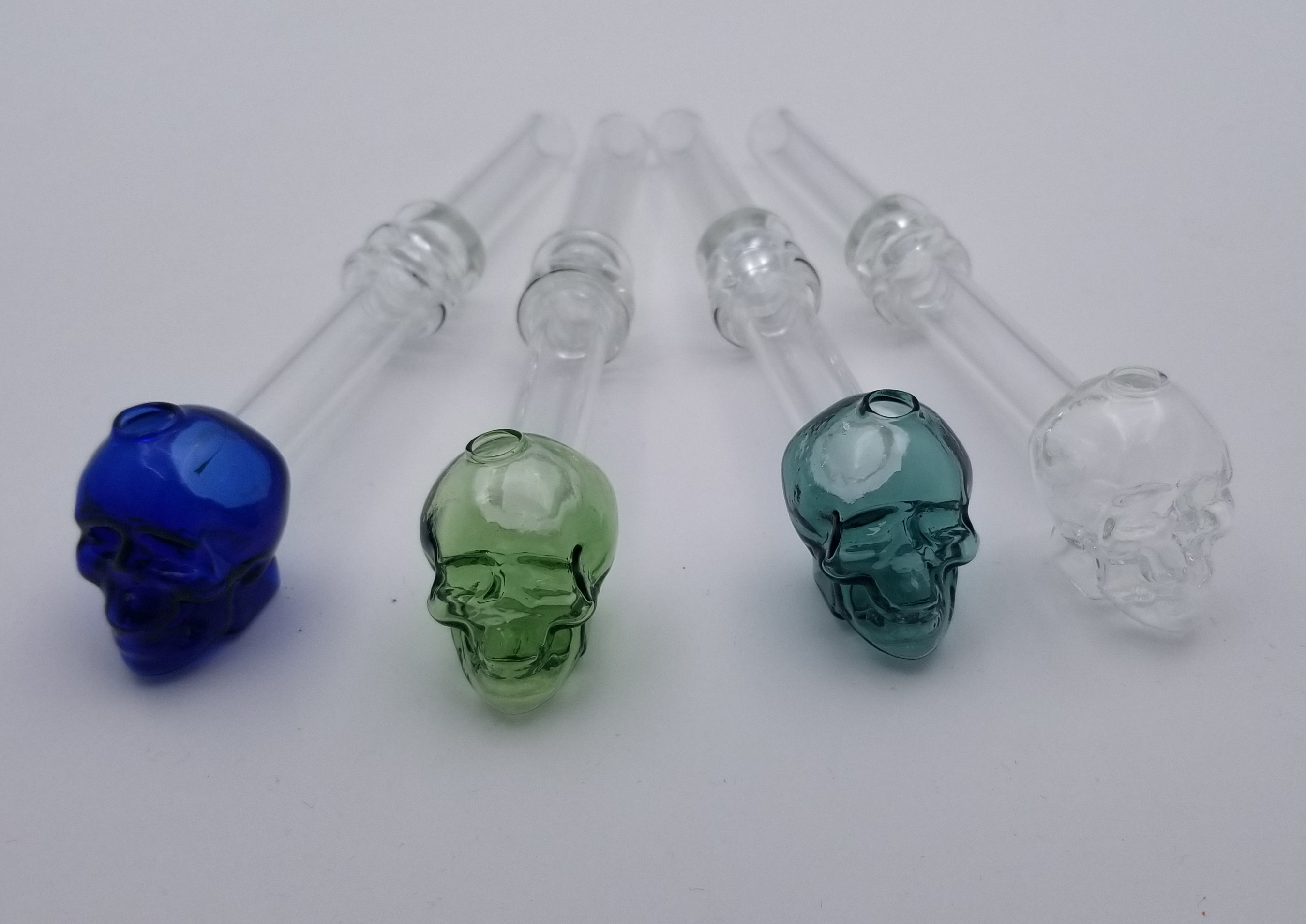 

6inch Length Hand Blown Smoking Pipes Dry Herb Oil Burners with Colorful Skull Head