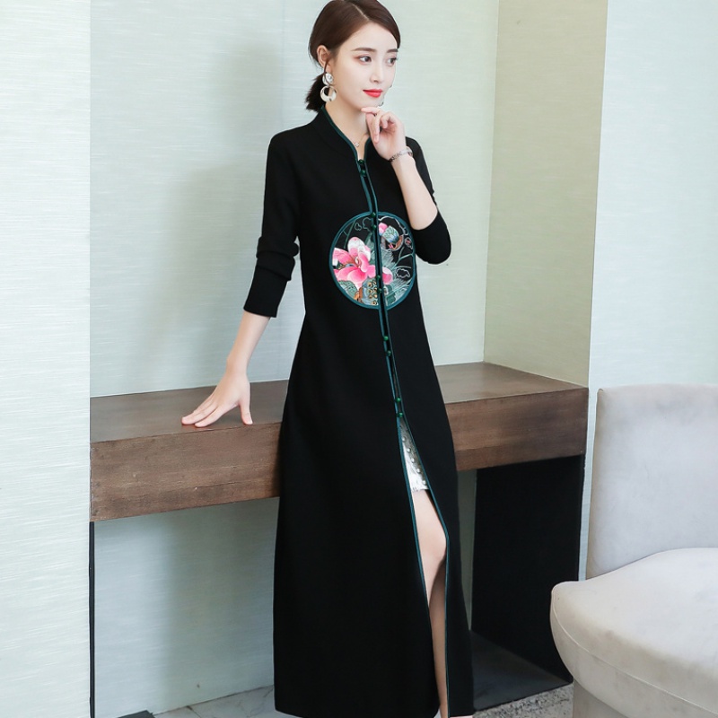 

Chinese vintage Tang suit tops embroidered flowers traditional cheongsam woman qipao blouse asia costume ethnic style singer stage wear, Black