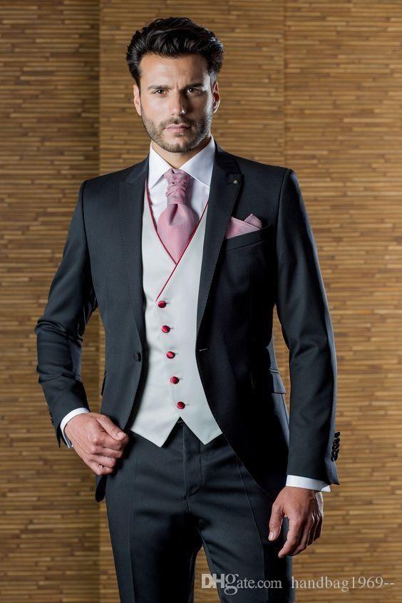 

Fashionable One Button Black Groom Tuxedos Peak Lapel Groomsmen Best Man Mens Wedding Suits (Jacket+Pants+Vest+Tie) D:197, Same as image