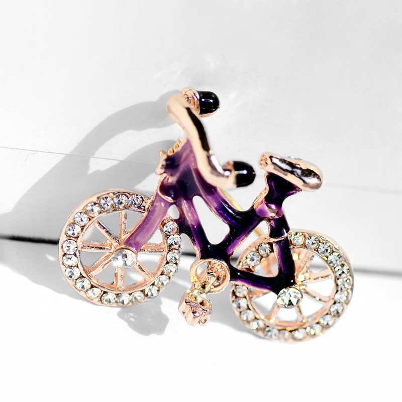 

Personality elegant bicycle brooch retro ins wild creative cute hat ornament pin coat coat accessories jewelry gift