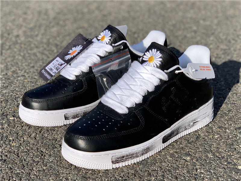 zapatillas adidas negras con flores