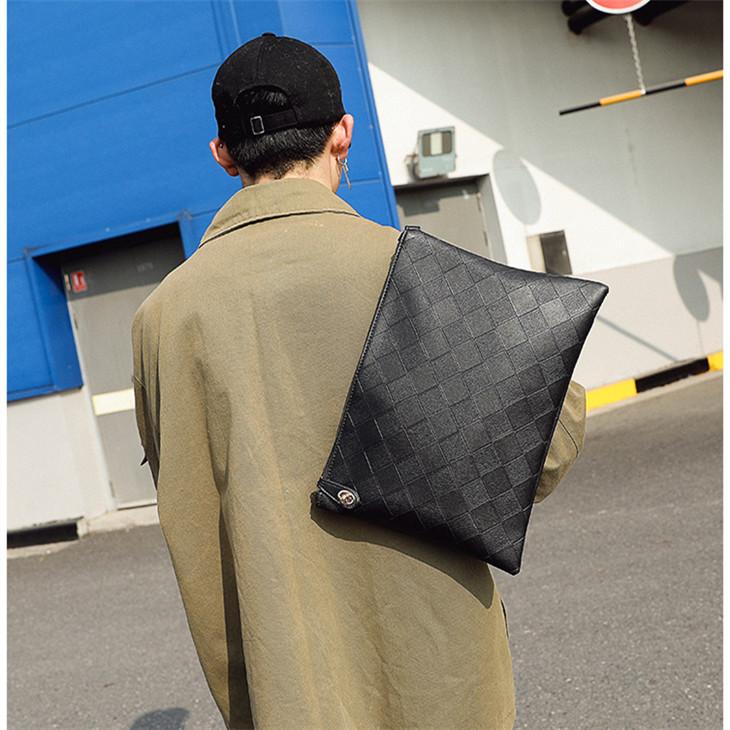 

Factory wholesale men handbag check pattern mens shoulder bag retro leather envelope bags large capacity multi card leathers messenger handbags, Black(boutique box)