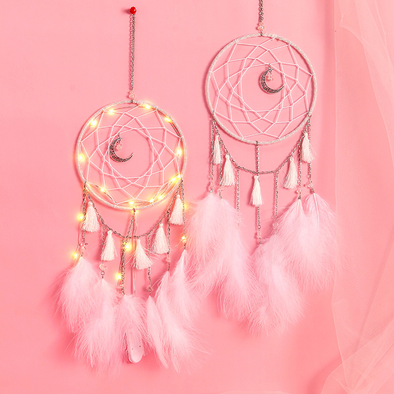 

2019 New LED Lamp Flying Wind Chimes Lighting Dream Catcher Handmade Gifts Dreamcatcher Feather Pendant Romantic Creative Wall Hanging