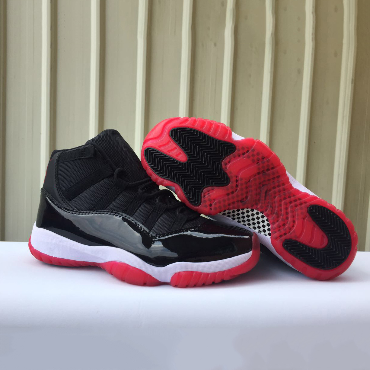 jordan 13 rojo con blanco