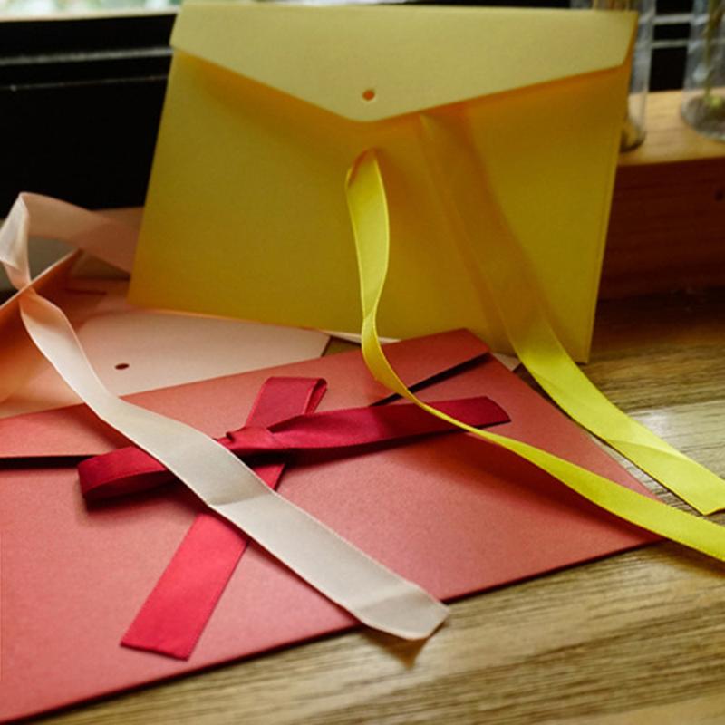 

Beautiful 10pcs/lot Vintage Ribbon Pearl Paper Envelopes 12 Colors Kraft Envelope for Wedding Invitation Envelope Gift