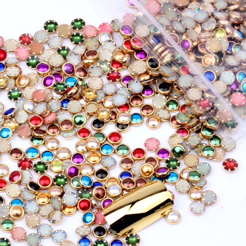 

100pcs 4mm Mixed Colors Half Round Pearls Metal Rhinestone DIY Nail Art Nail Beads Beauty Glitter Decoration Gems New