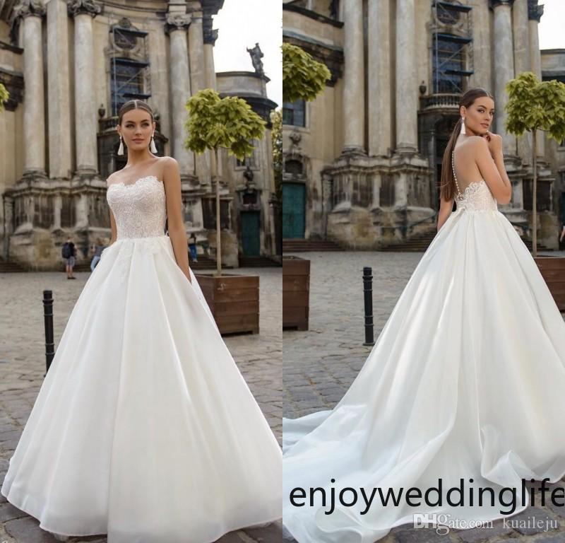 

Bohemian Ienasdresses Ball Gown Wedding Dresses Sleeveless Spaghetti Tulle Satin Applique Princess Gown Sweep Train Button Ruched BridalGown, Grape