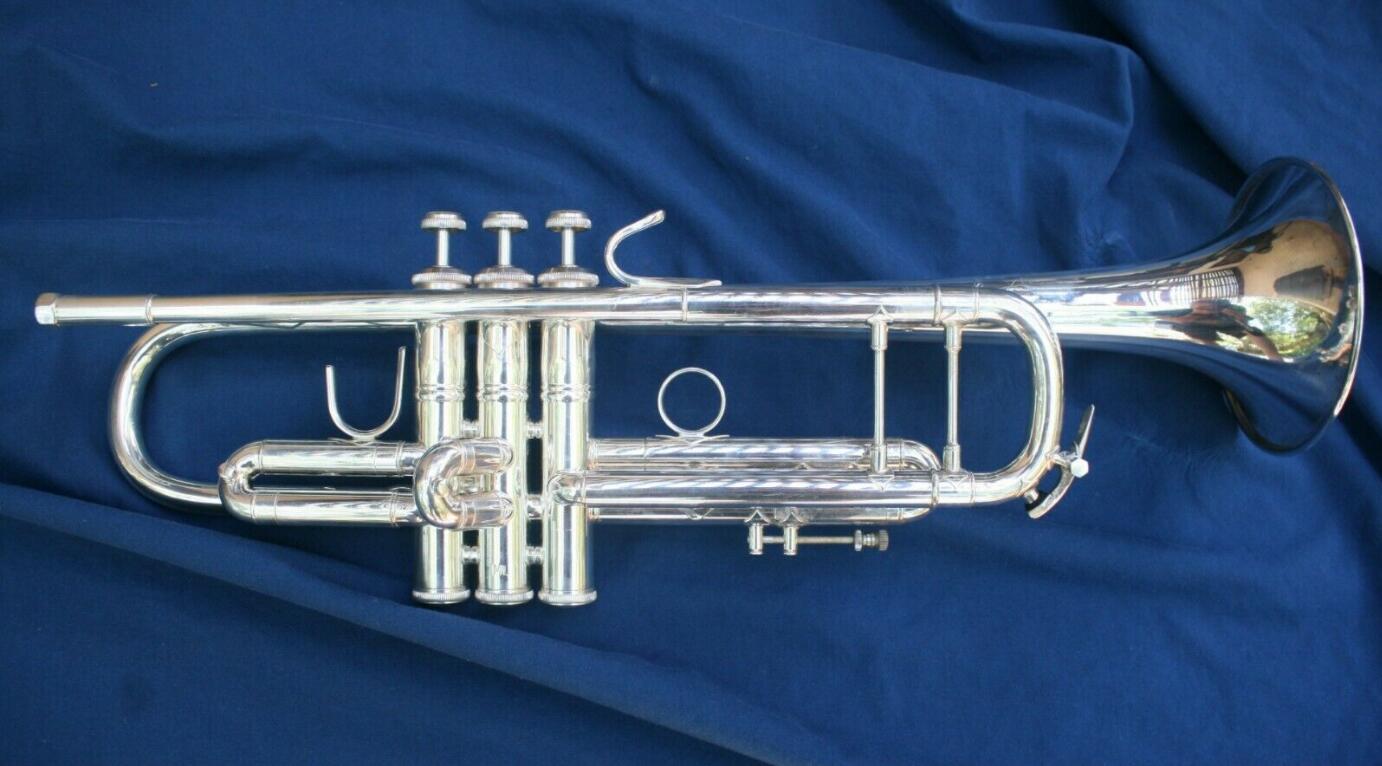 

Trumpet Bach Silver Plated LT180S 37 Trumpet Engraved with Original Blue Case Bb Tone Musical Instruments